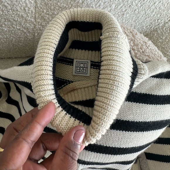 TOTEME Striped wool-blend turtleneck sweater- beige - Picture 10 of 12